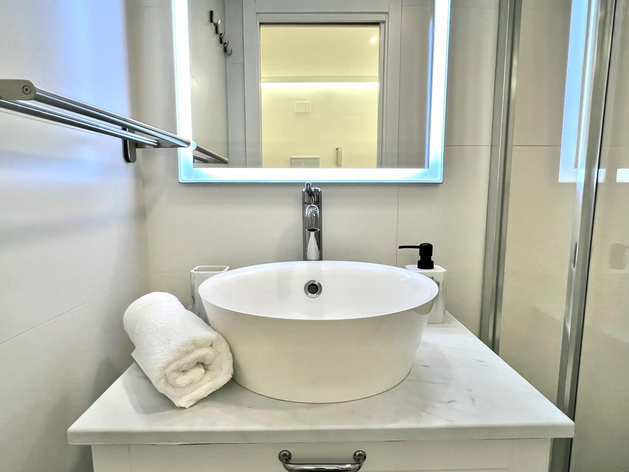 Apartment In The Heart Of Madrid-Piso En Malasana Exteriör bild